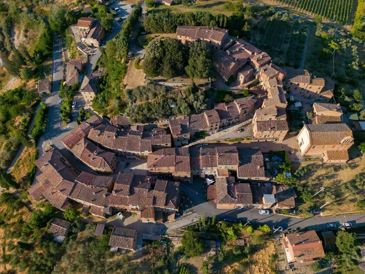 Albergo Diffuso Borgo Santo Asciano Italia