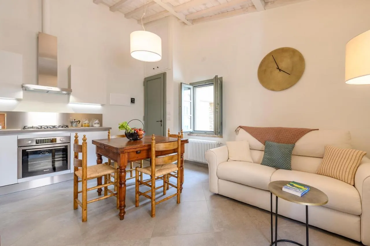 Albergo Diffuso Borgo Santo Asciano 0*,