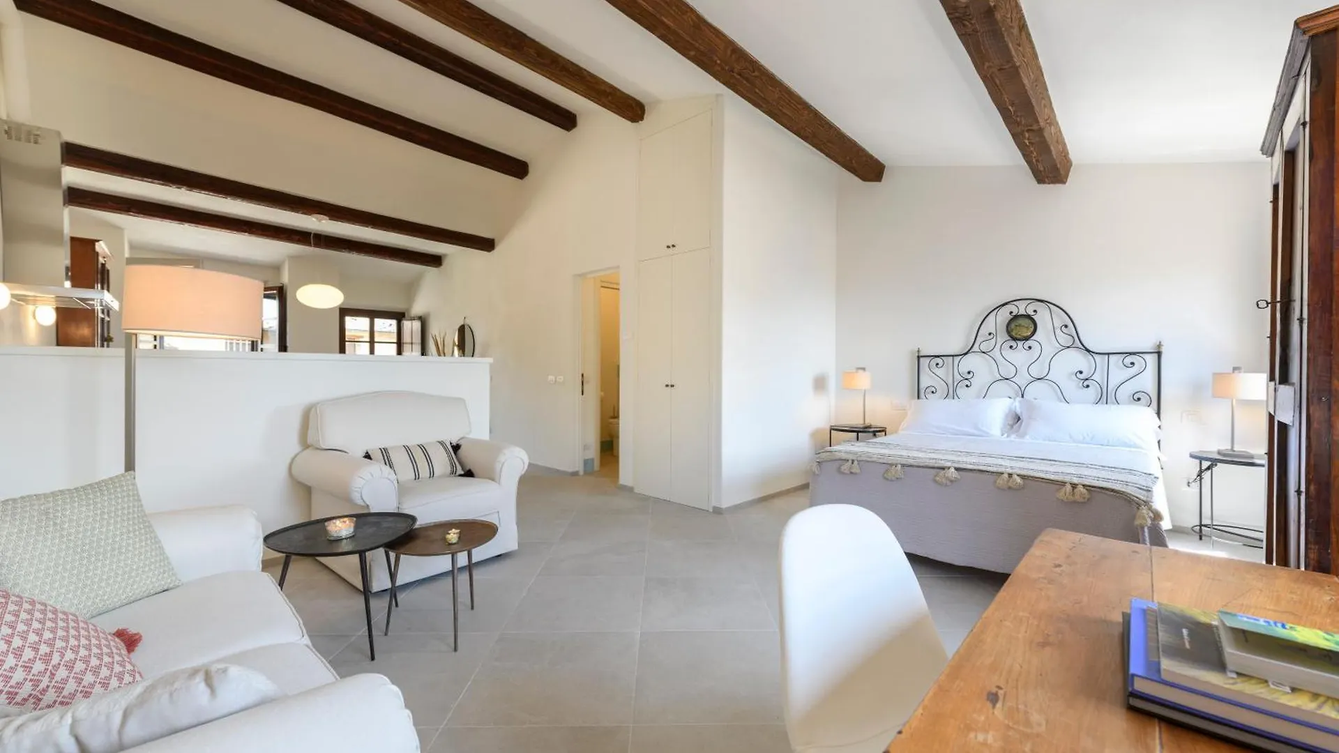 Hotel Albergo Diffuso Borgo Santo Asciano Italia